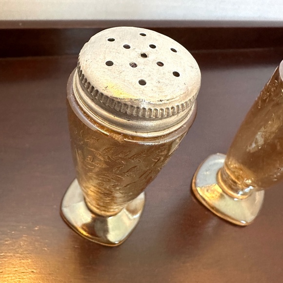 1950s Jeannette Glass Company Floragold salt & pepper - Picture 4 of 5